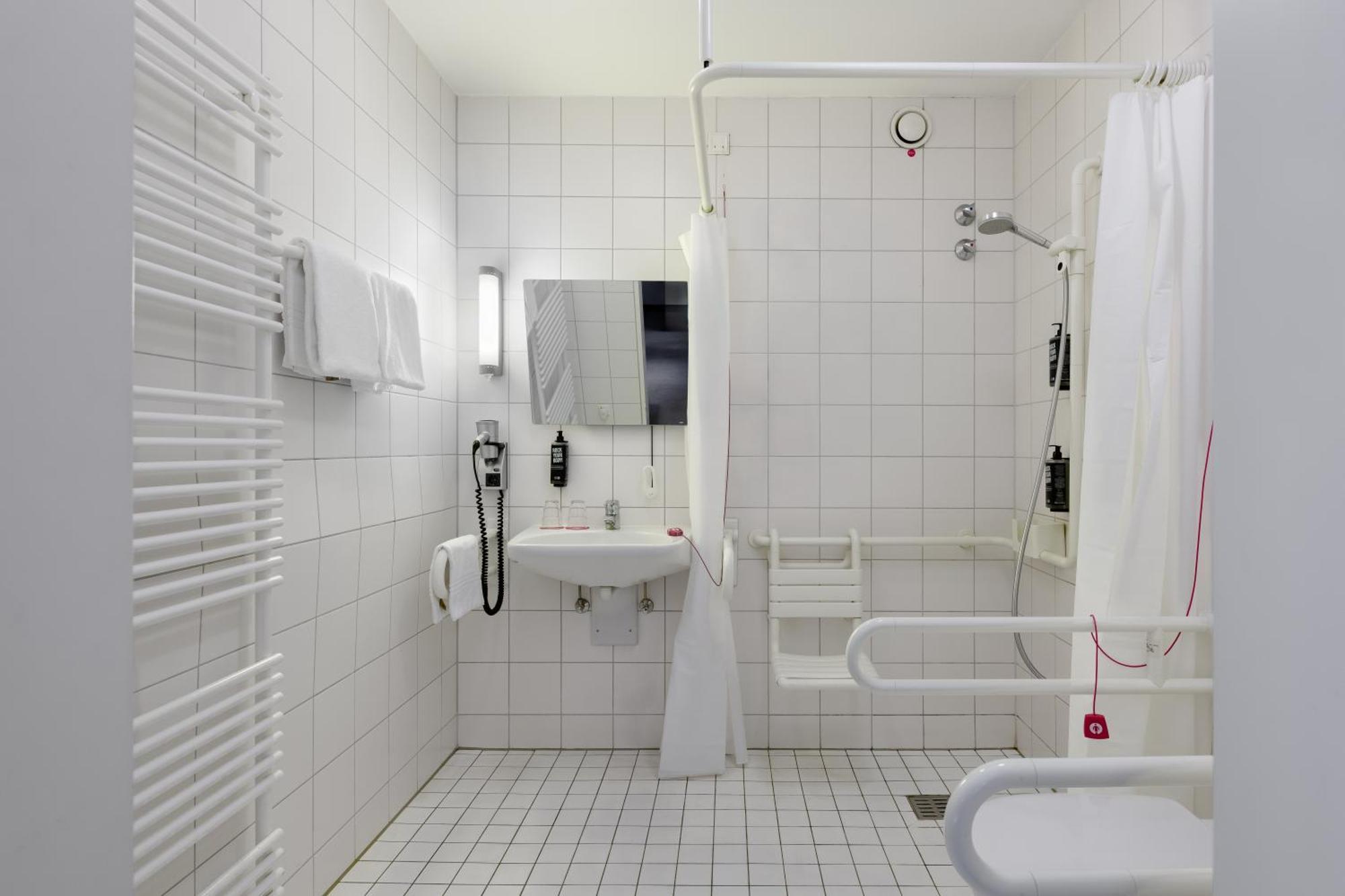 Ibis Hotel Hamburg St. Pauli Messe Exterior photo