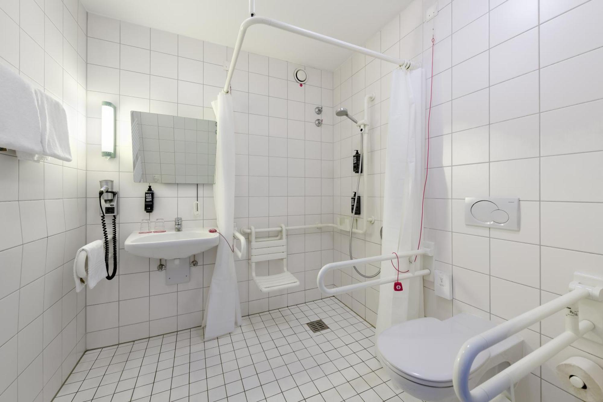 Ibis Hotel Hamburg St. Pauli Messe Exterior photo