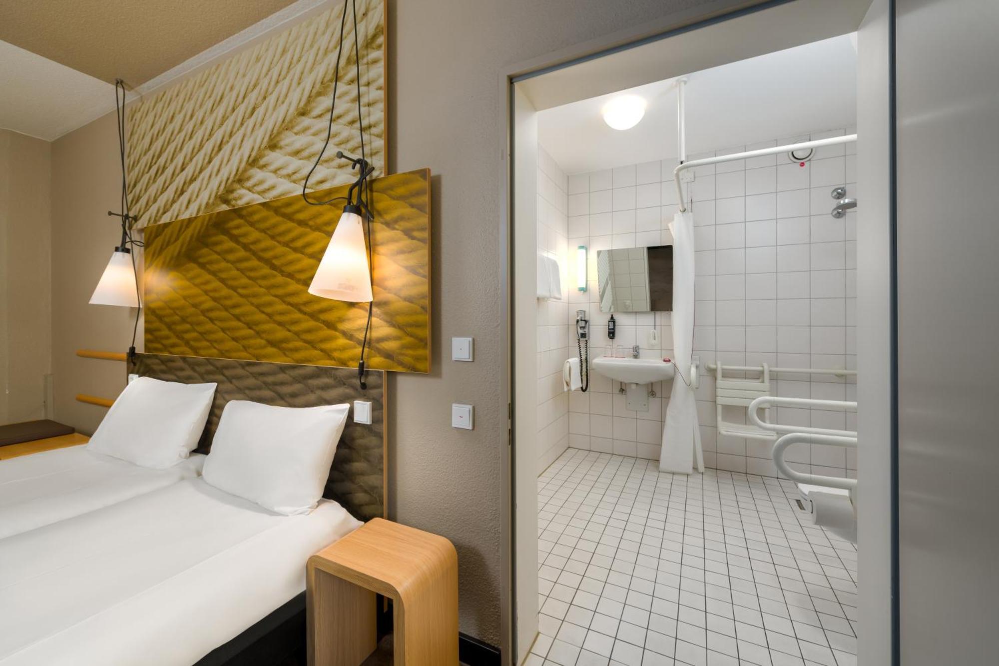 Ibis Hotel Hamburg St. Pauli Messe Exterior photo